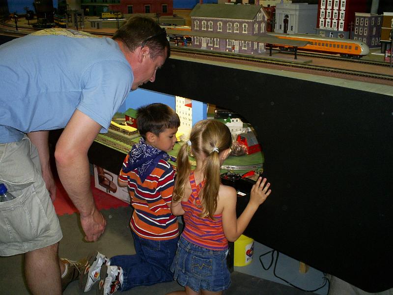 The kids hands-on layout.JPG - The Kids Interactive Layout. "Hands-on" is encouraged.